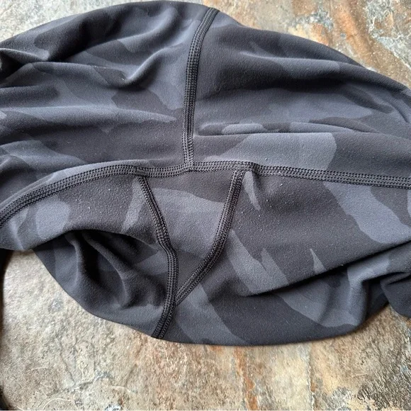 Athleta Elation Camo 7/8 Tight Women's Size XS Black and Gray - Picture 9 of 10